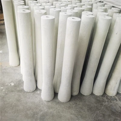 Ponorená vstupná dýza na odlievanie